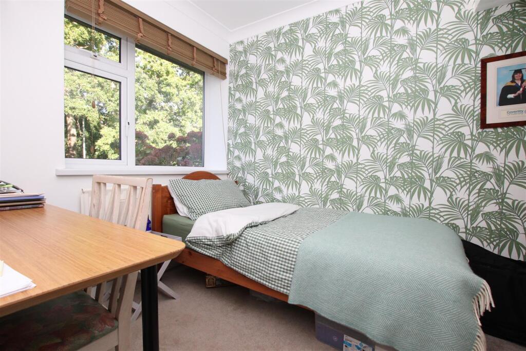 Bedroom 5 - Study.JPG