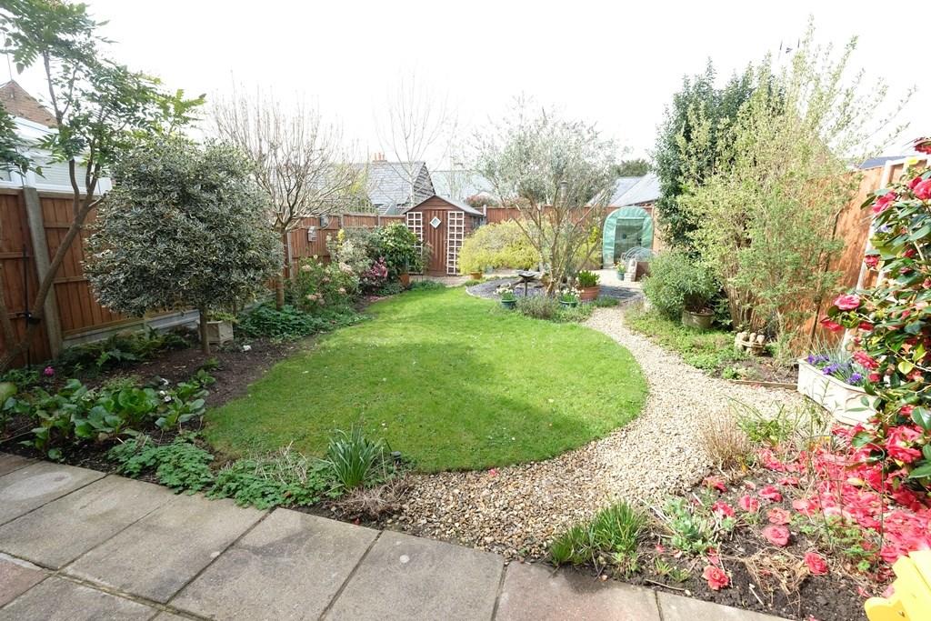 GARDEN 