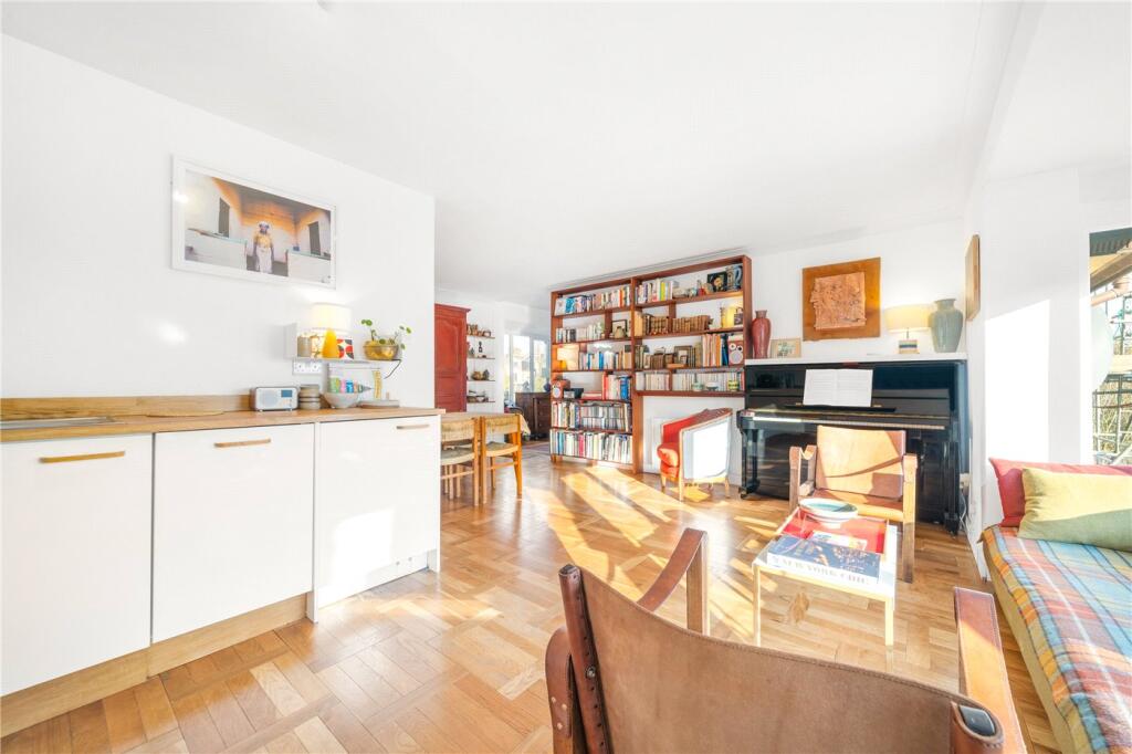 Kitchen/Reception