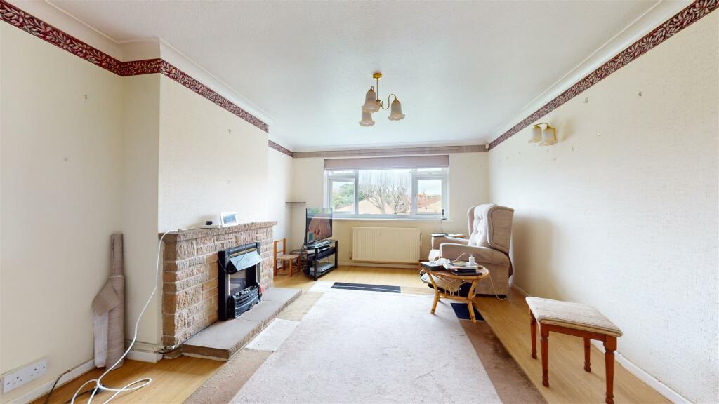 LIVING ROOM.jpg