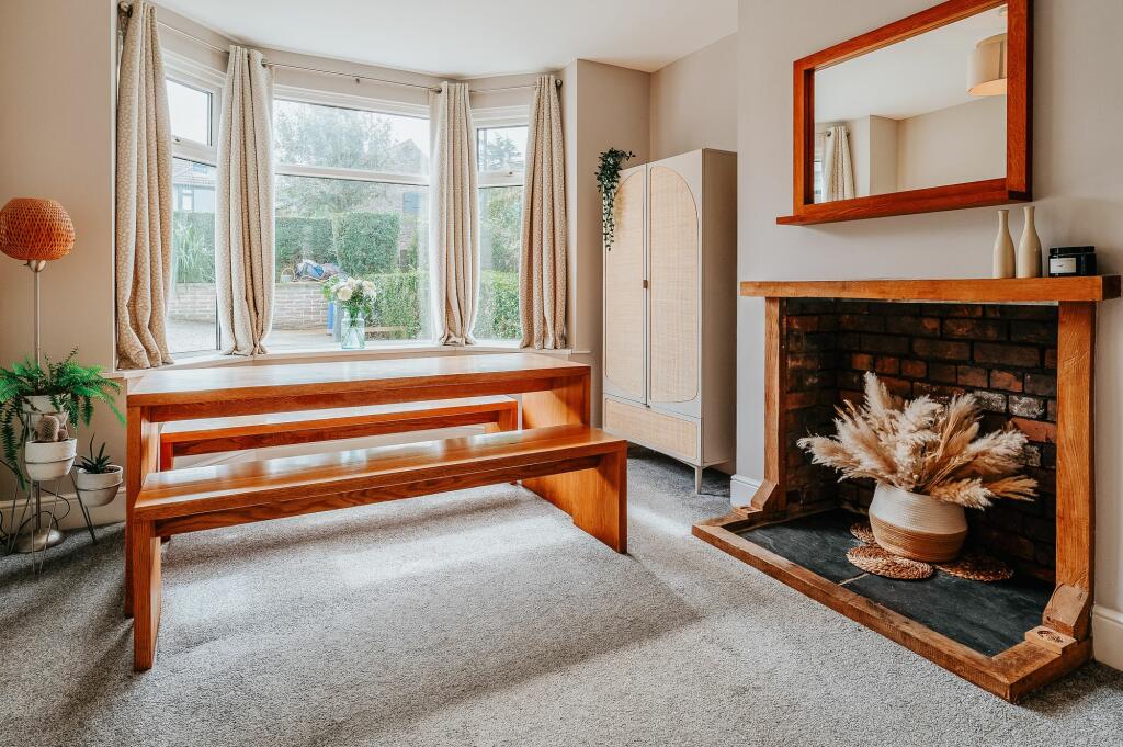 LOUNGE DINER AND KITCHEN