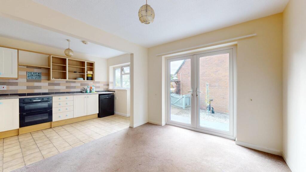 OPEN PLAN KITCHEN AND DINING ROOM