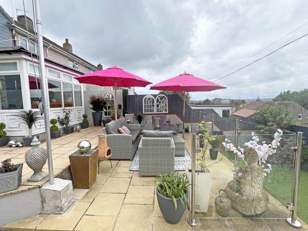 Hawkinge Gardens 34 Garden 6.jpg