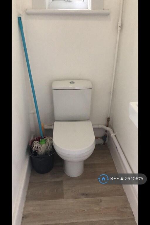 Extra 2nd Separate Wc 