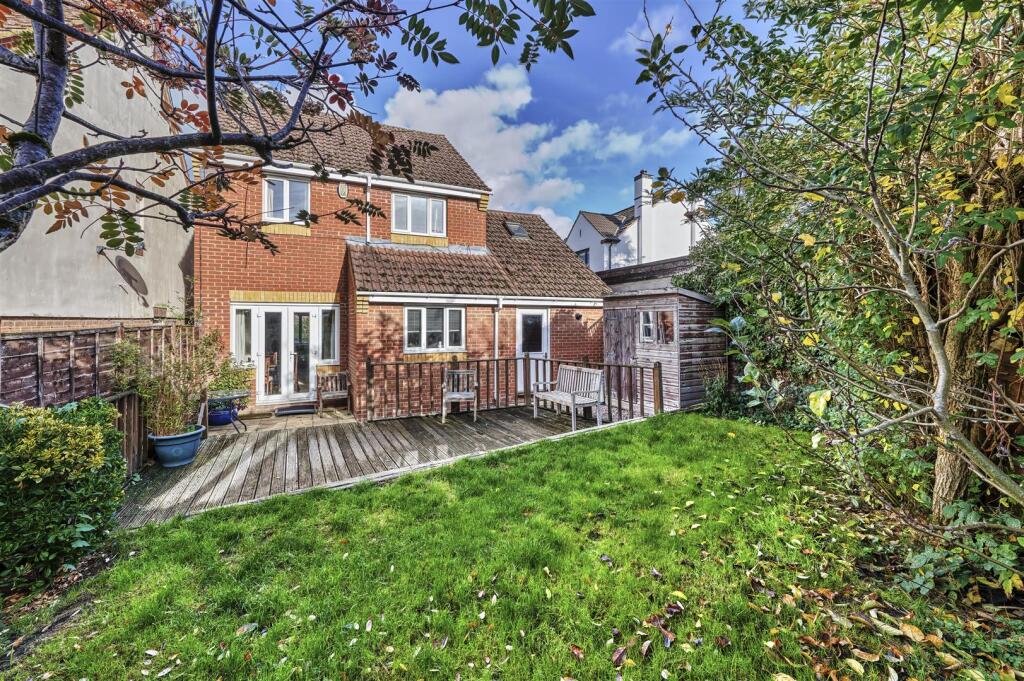 8 Jennings Close Higham-19.jpg