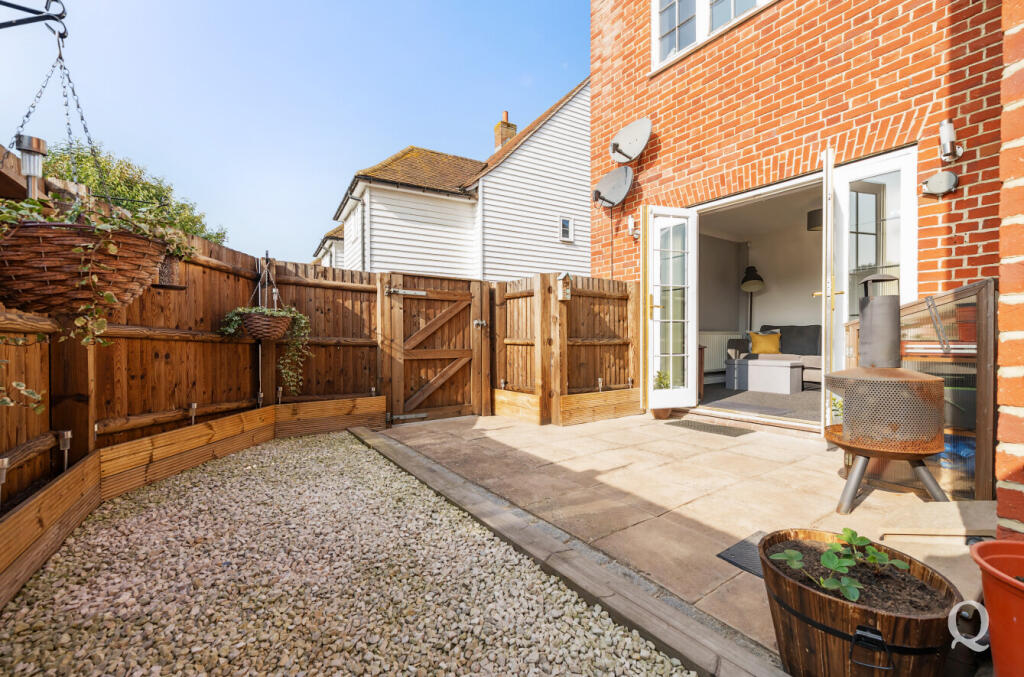 36b26c22-4015-495...