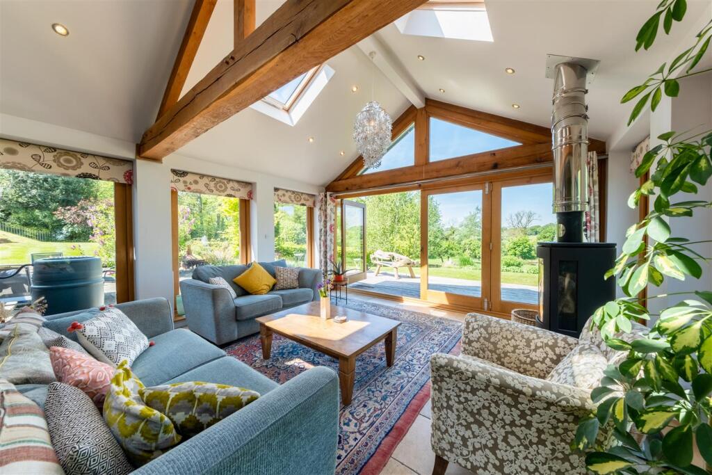Broadway Farmhouse-0020.jpg