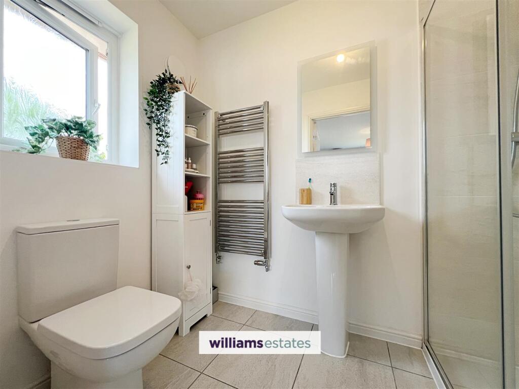 Bedroom Two En Suite