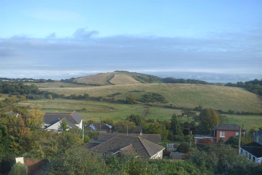 Views 1.JPG