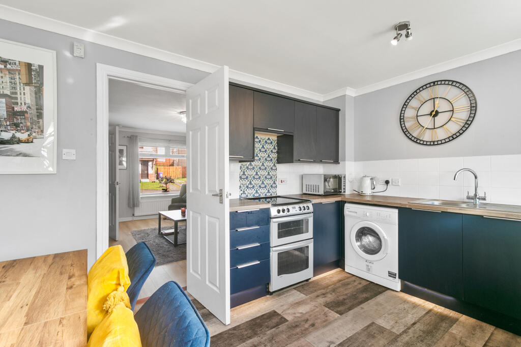 Kitchen/ Dining Room