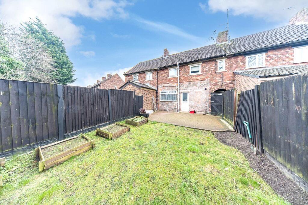 13 Hayes Avenue garden 2.jpg