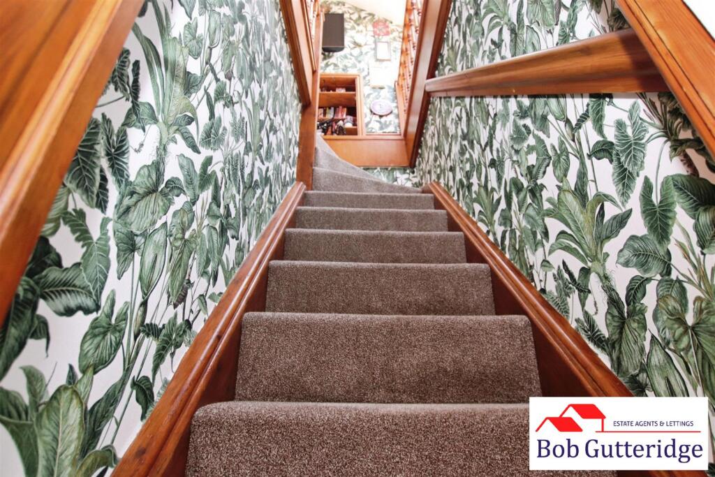 USBALE LOFT SPACE