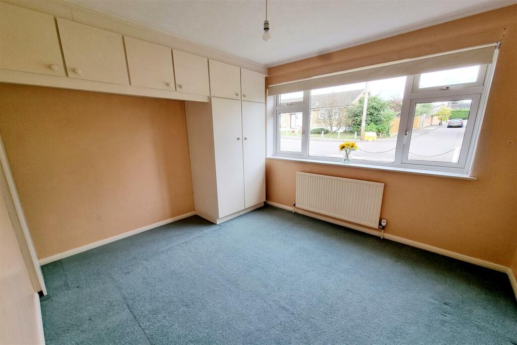 BEDROOM 2: