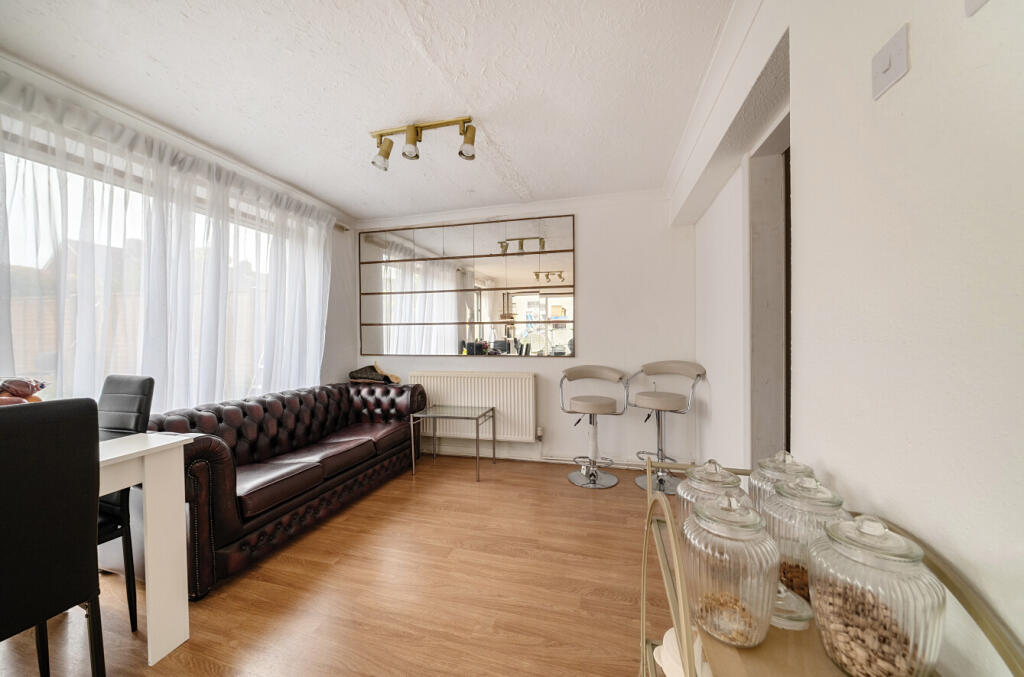 1304215-10-684182...