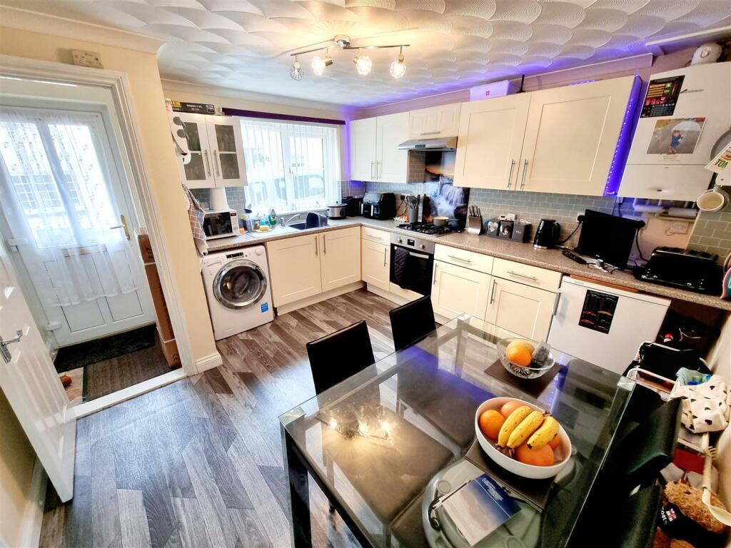 Kitchen &amp; dining 1.jpg