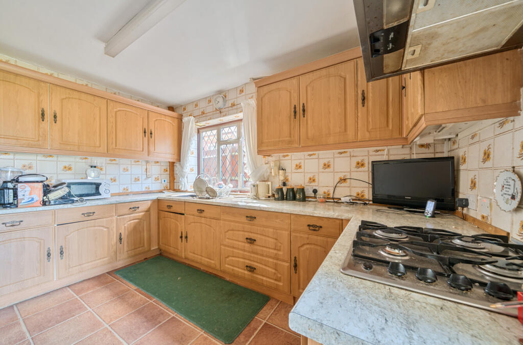 1334448-16-689b18...