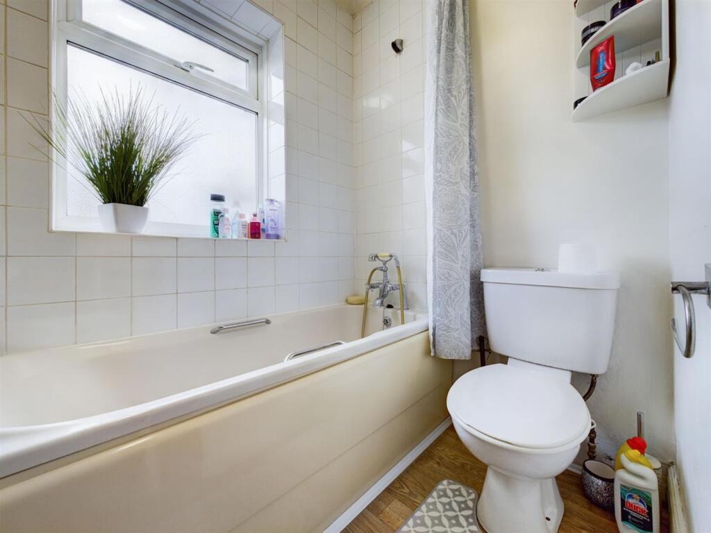 12a Frmapton Place  (8).jpg