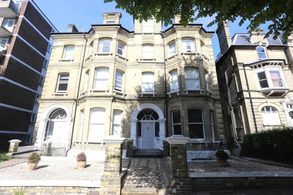 11a, 65 The Drive (11).JPG