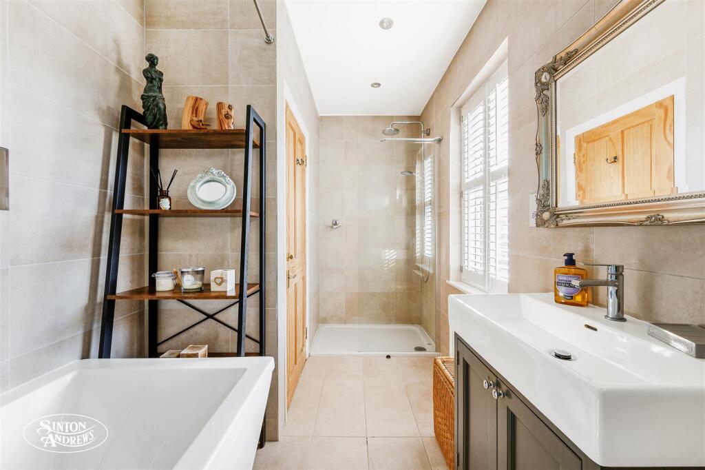 104 Cranmer Avenue-16.jpg