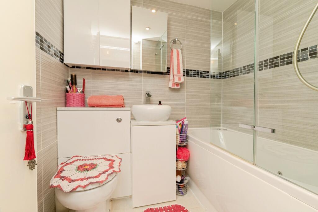 Luxury Bathroom with Spa Bath