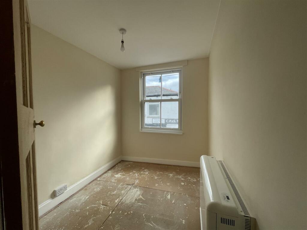 IMG_Bedroom 3.jpeg