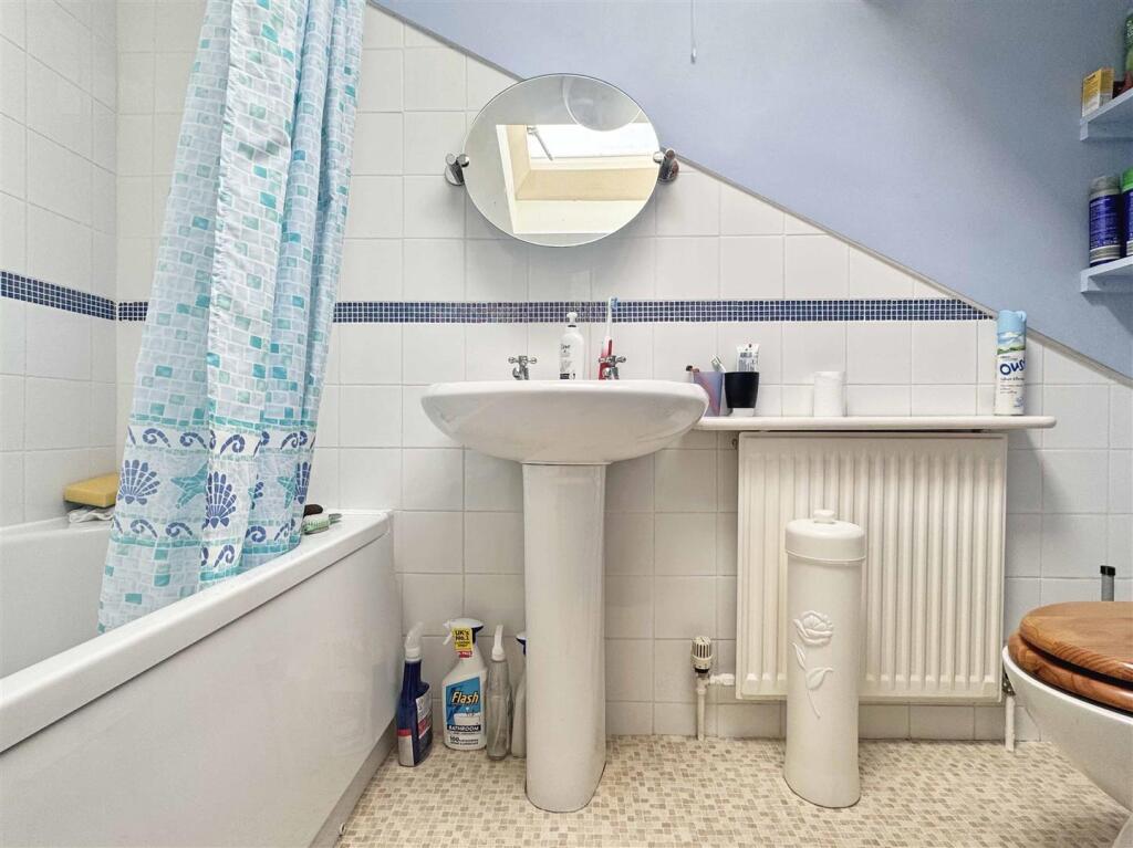 Bathroom.jpg
