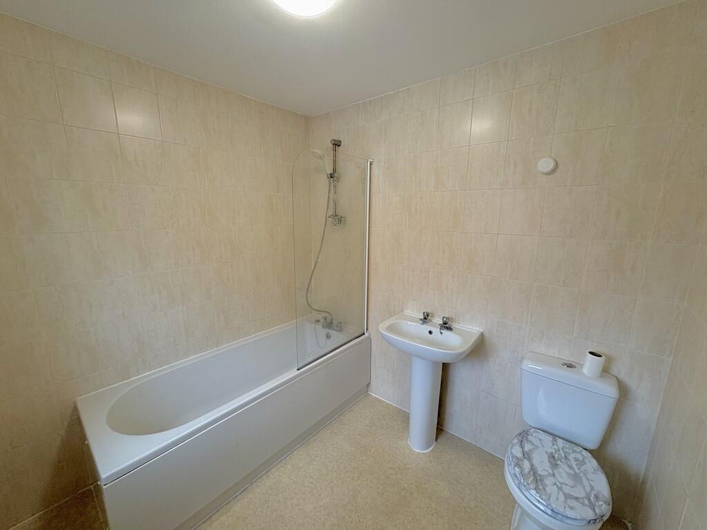 Ground Floor Bath...