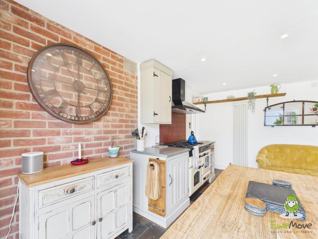 EweMove Basingstoke Estate Agents 17 Vyne Road 