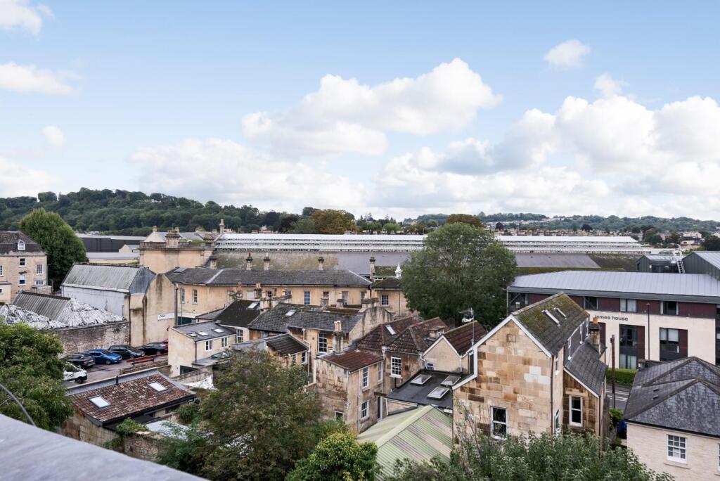 Top Floor Flat, 18 New King Street, BA1 2BL-8.jpg