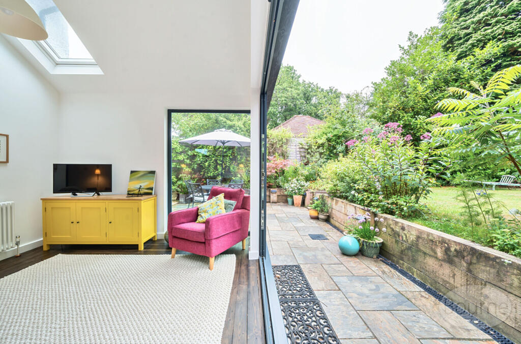 0e99cce1-4a12-48a...