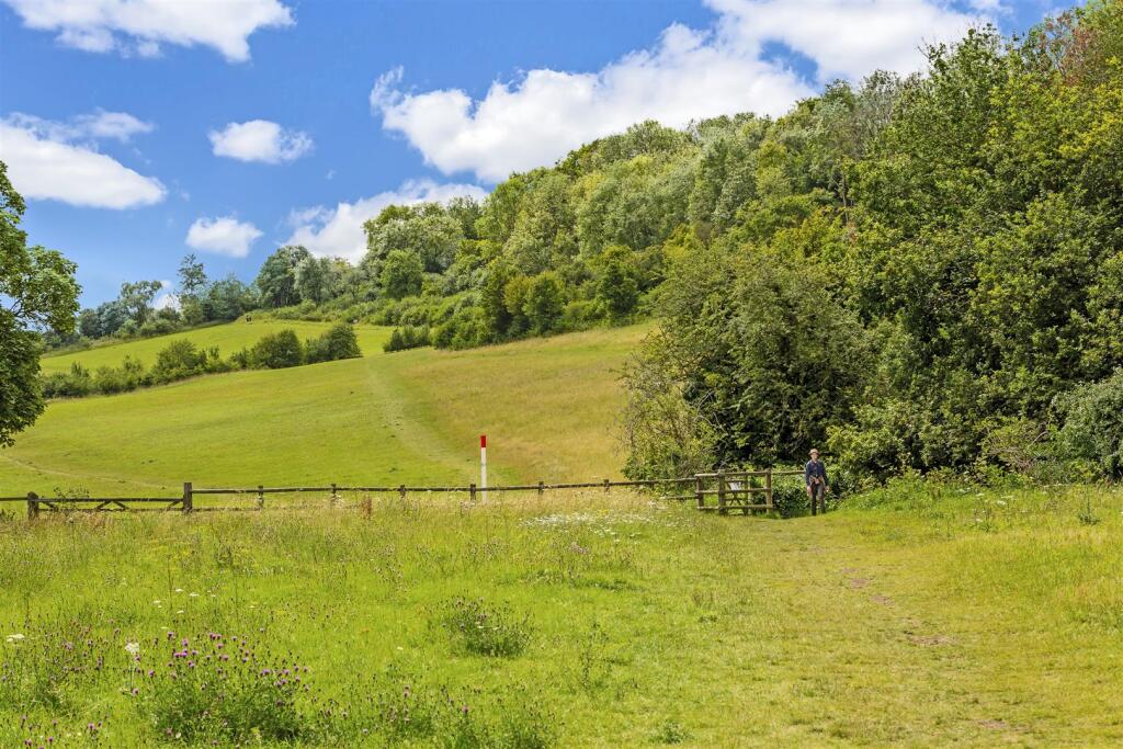 house-stagbury-house-outwood-lane-chipstead-103.jp