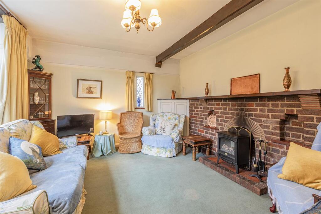 West Cottage, 50 Parvis Road, Byfleet, KT14 7EH - 