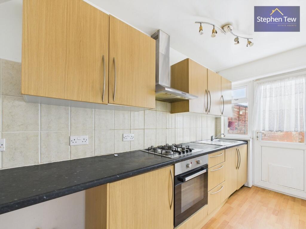 Kitchen/ Dining Room