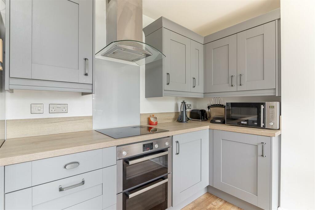 Dining Kitchen - F.jpg