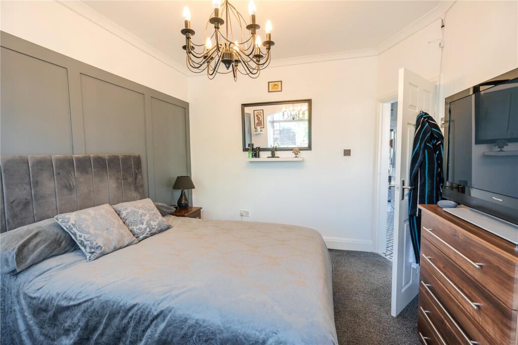 Bedroom 1 (2)