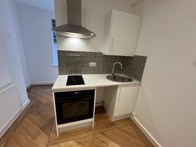 kitchen 2.jpg