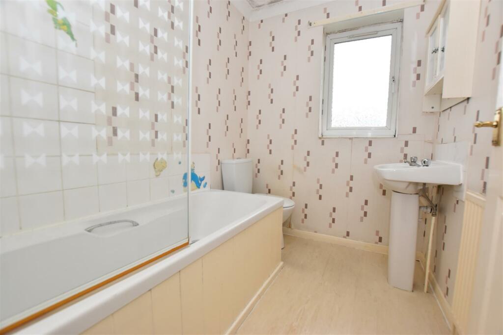Bathroom.JPG