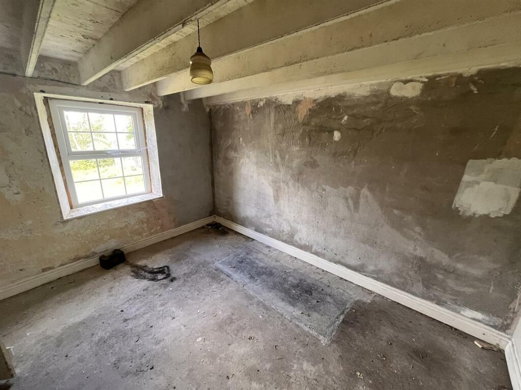 SITTING ROOM/RECEPTION ROOM 2