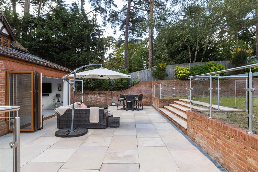 11 Pine Coombe-40.jpg