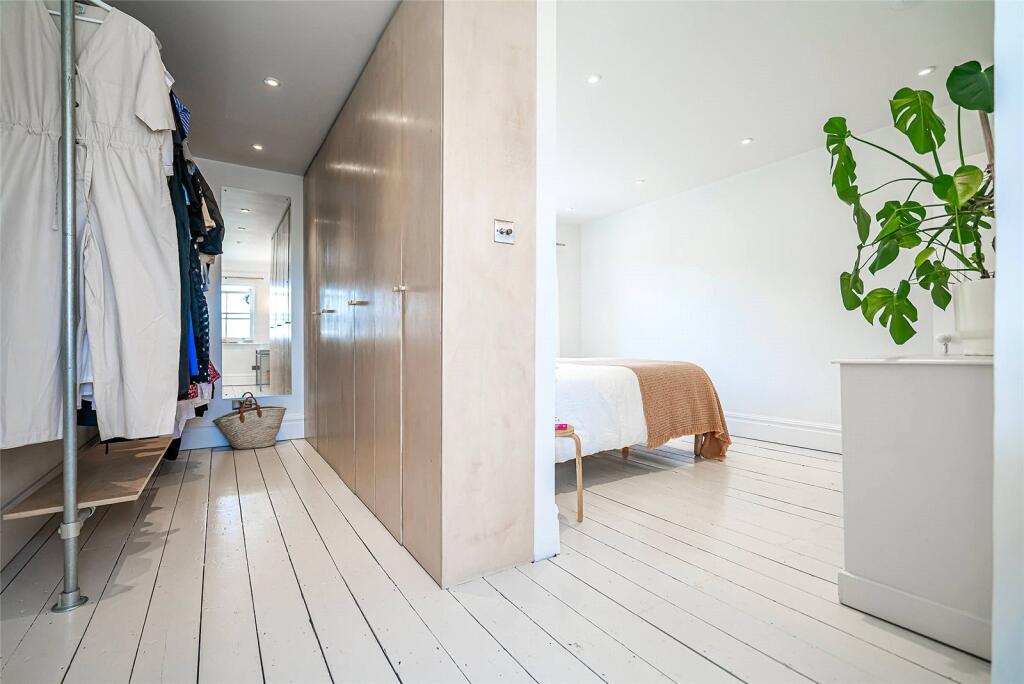 Bed1 Dressing Room A