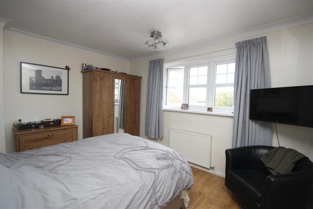 Master Bedroom (Front)