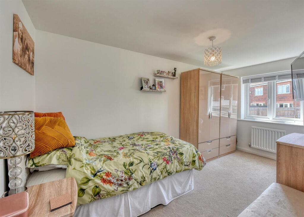 27 Gittins Park-Bedroom 2.jpg