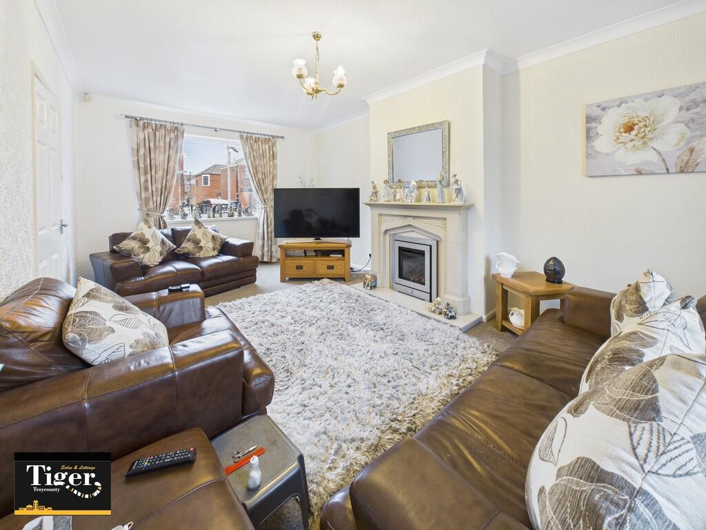 CAM02176G0-PR0766...