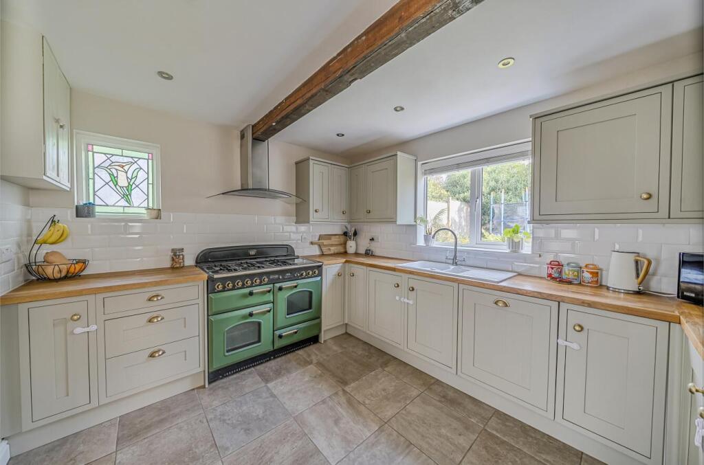 kitchen1.jpg