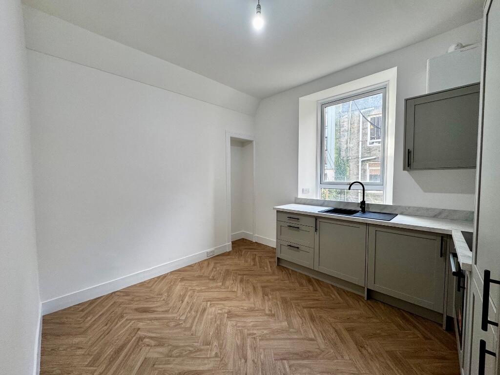 Kitchen / Lounge
