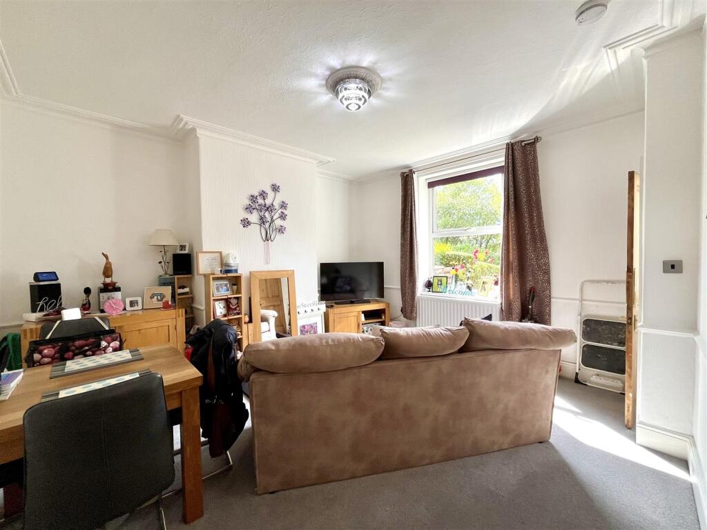 Bramleys Estate Agents - Thorn View - Elland (4).j