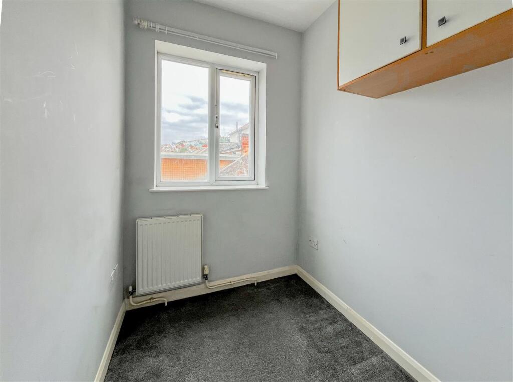 Bedroom 3 / Study