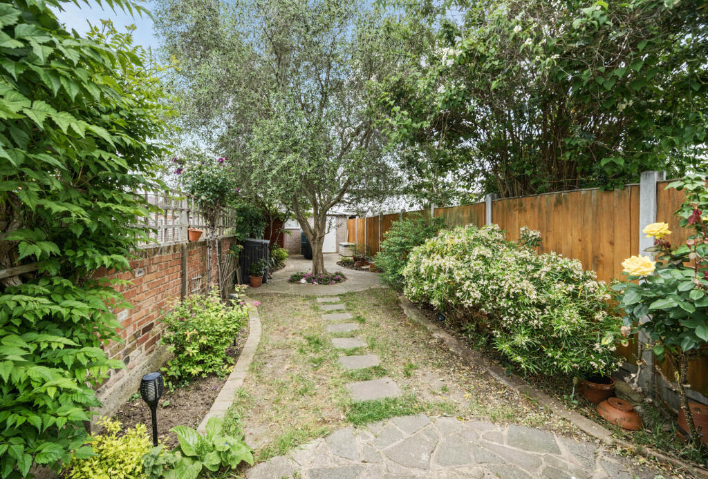 1303841-16-683d93...