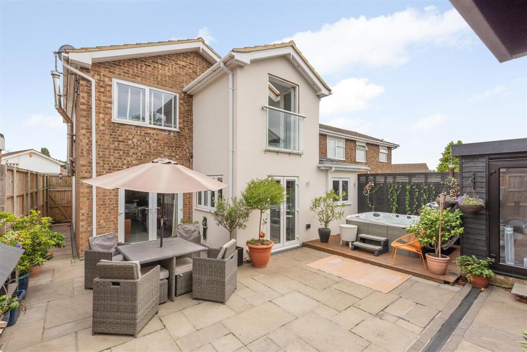 Halford Close, Broomfield, Herne Ba