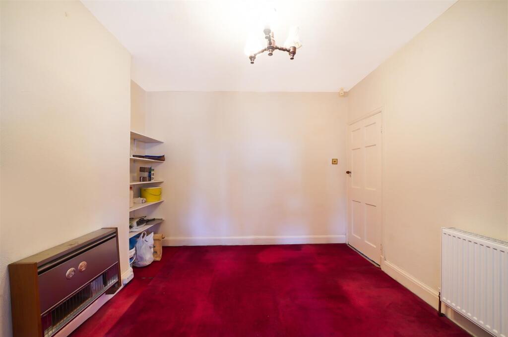 200 Whitton Avenue East - WmGoFD3tLqFXhV47QKdR.jpg